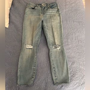 Good American good waist crop raw edge